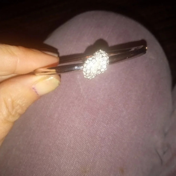 Kate Spade Silver • Sailor’s Knot Crystal Pavè Hinged Bangle Bracelet - Picture 2 of 4